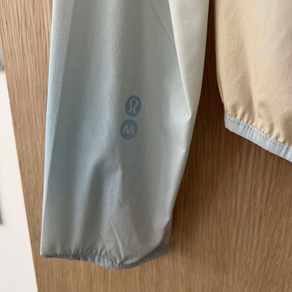 $178 LULULEMON x MADHAPPY Packable Run Jacket Size 2 Lightweight Front Zip Hood - Picture 13 of 15